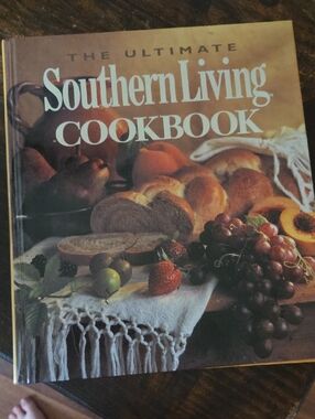 Southern Living Cookbook‎ - Brown Cover with Fruit Still Life